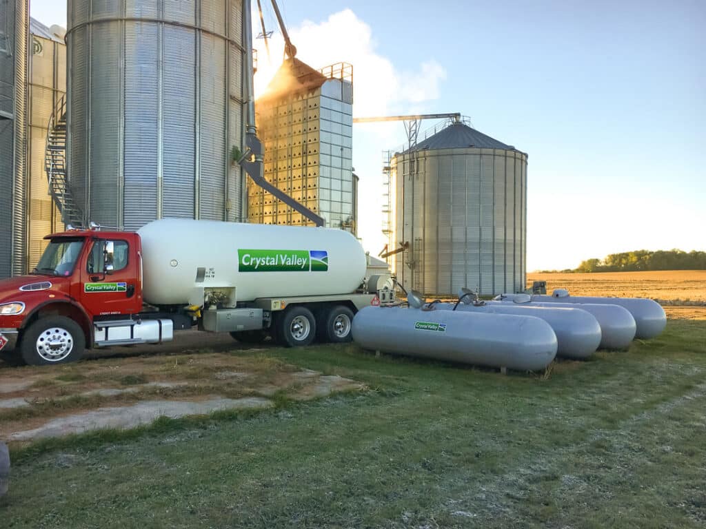 Crystal Valley - Service - Truck filling the corn dryer
